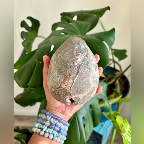 Druzy Amethyst Egg - Picture 4 of 6